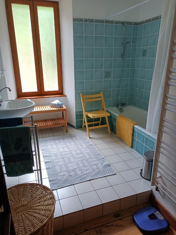 Villa L'ancienne école à Sainte-Marguerite-Lafigère Extérieur photo